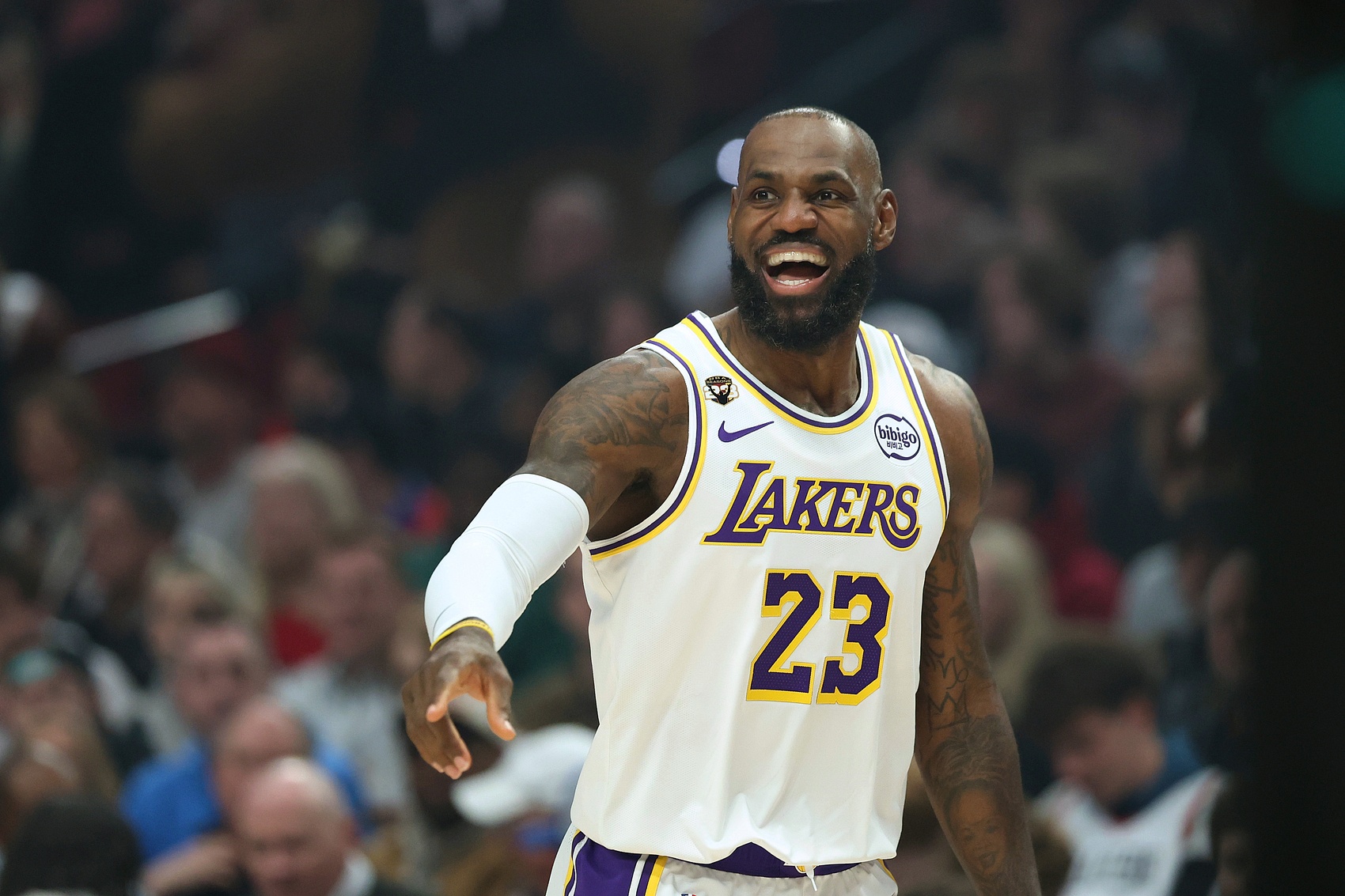 PP电子-杨毅：詹姆斯不在乎是否进全明星 否则他去年就打了&amp;参考决定梗